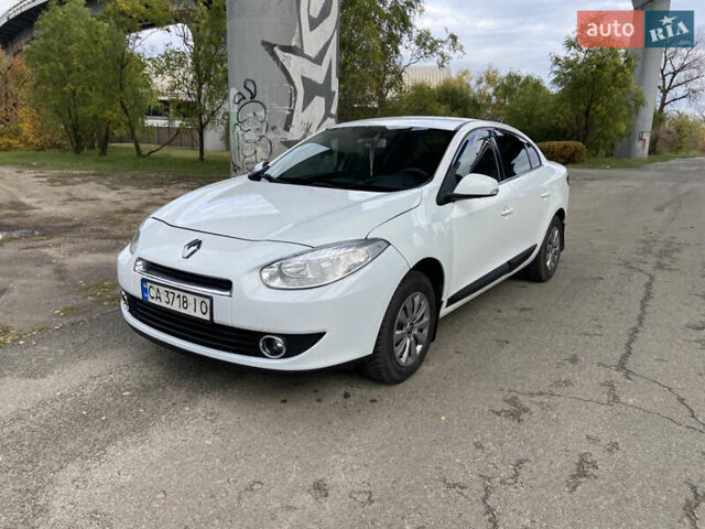 Рено Флюенс 2010 в Киеве на Automoto.ua Белый Рено Флюенс, объемом двигателя 1.5 л и пробегом 290 тыс. км за 5350 $, фото 1 на Automoto.ua