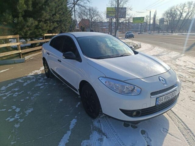 Белый Рено Флюенс, объемом двигателя 1.6 л и пробегом 154 тыс. км за 6700 $, фото 1 на Automoto.ua