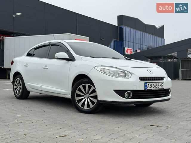 Білий Рено Флюенс, об'ємом двигуна 1.46 л та пробігом 250 тис. км за 6350 $, фото 1 на Automoto.ua