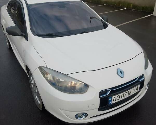 Белый Рено Флюенс, объемом двигателя 0 л и пробегом 80 тыс. км за 6800 $, фото 1 на Automoto.ua