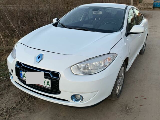 Белый Рено Флюенс, объемом двигателя 0 л и пробегом 90 тыс. км за 3900 $, фото 1 на Automoto.ua