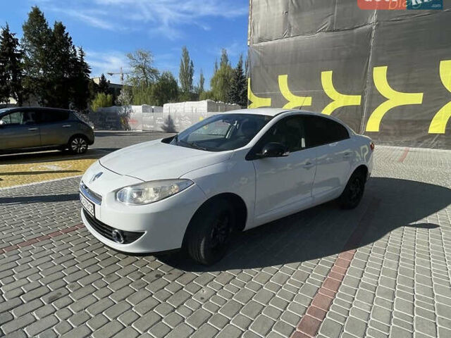 Белый Рено Флюенс, объемом двигателя 1.6 л и пробегом 173 тыс. км за 7200 $, фото 1 на Automoto.ua