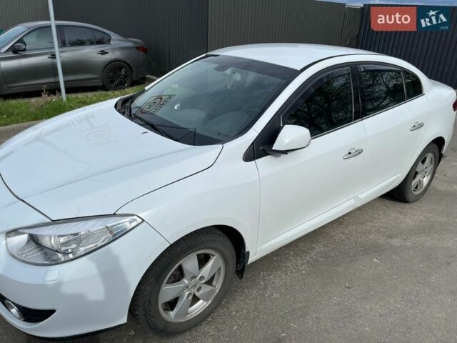 Білий Рено Флюенс, об'ємом двигуна 2 л та пробігом 178 тис. км за 8500 $, фото 1 на Automoto.ua