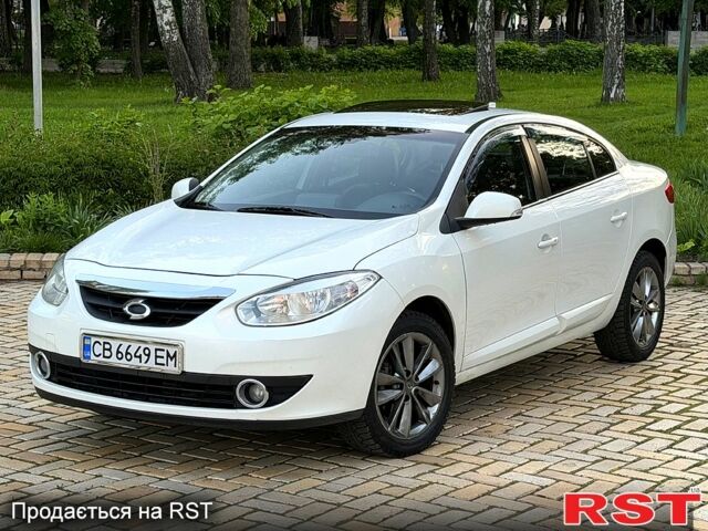 Белый Рено Флюенс, объемом двигателя 1.6 л и пробегом 247 тыс. км за 5200 $, фото 1 на Automoto.ua