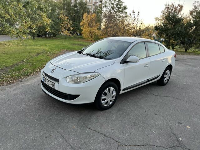 Білий Рено Флюенс, об'ємом двигуна 0 л та пробігом 230 тис. км за 5518 $, фото 1 на Automoto.ua