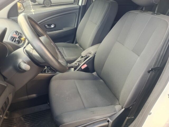 Белый Рено Флюенс, объемом двигателя 1.5 л и пробегом 270 тыс. км за 5937 $, фото 1 на Automoto.ua