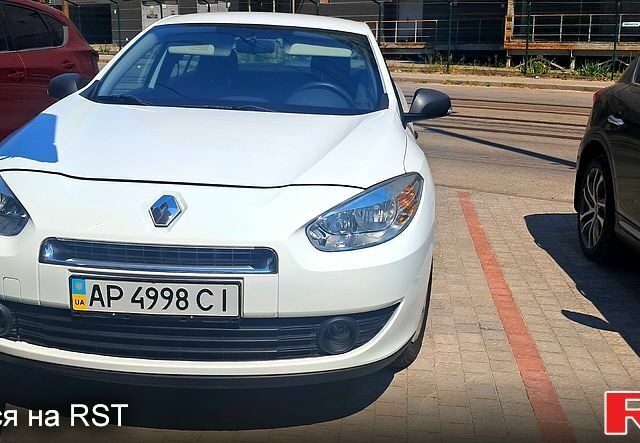 Білий Рено Флюенс, об'ємом двигуна 1.6 л та пробігом 88 тис. км за 7500 $, фото 1 на Automoto.ua