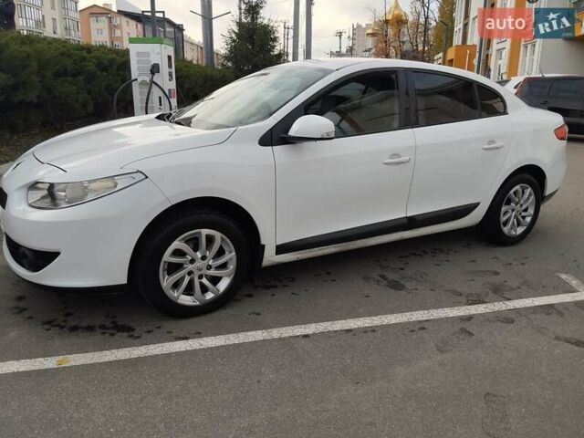 Білий Рено Флюенс, об'ємом двигуна 1.46 л та пробігом 168 тис. км за 6500 $, фото 1 на Automoto.ua