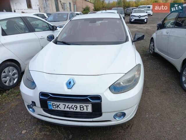 Белый Рено Флюенс, объемом двигателя 0 л и пробегом 77 тыс. км за 3500 $, фото 1 на Automoto.ua