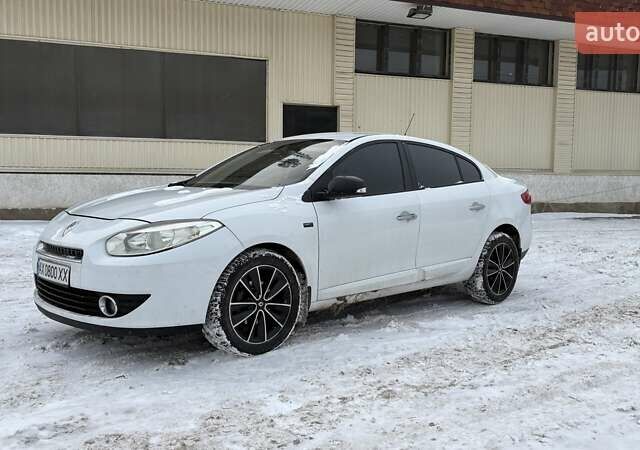 Белый Рено Флюенс, объемом двигателя 1.6 л и пробегом 260 тыс. км за 5999 $, фото 1 на Automoto.ua
