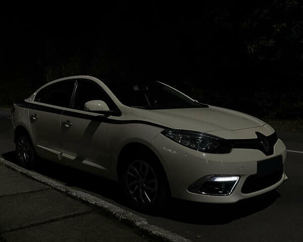 Білий Рено Флюенс, об'ємом двигуна 1.6 л та пробігом 181 тис. км за 9500 $, фото 1 на Automoto.ua