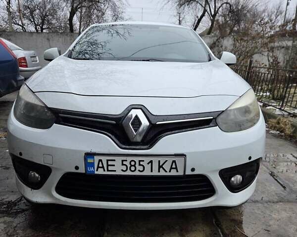 Белый Рено Флюенс, объемом двигателя 1.46 л и пробегом 143 тыс. км за 8500 $, фото 1 на Automoto.ua