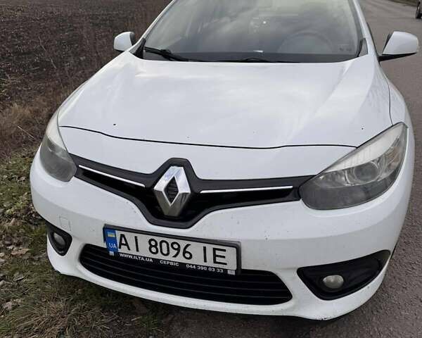 Белый Рено Флюенс, объемом двигателя 1.46 л и пробегом 270 тыс. км за 8000 $, фото 1 на Automoto.ua