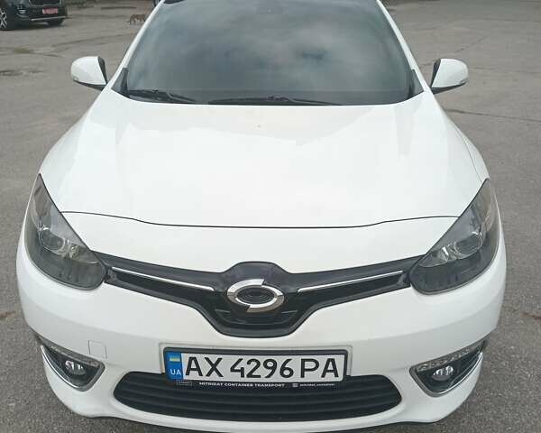 Білий Рено Флюенс, об'ємом двигуна 1.6 л та пробігом 152 тис. км за 8700 $, фото 1 на Automoto.ua