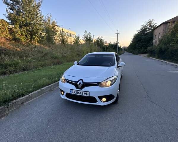 Білий Рено Флюенс, об'ємом двигуна 1.46 л та пробігом 326 тис. км за 6500 $, фото 1 на Automoto.ua