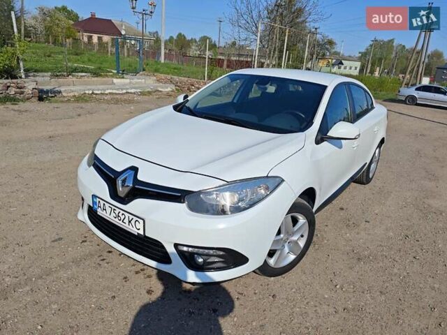 Белый Рено Флюенс, объемом двигателя 1.6 л и пробегом 211 тыс. км за 8999 $, фото 1 на Automoto.ua