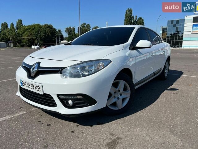Білий Рено Флюенс, об'ємом двигуна 1.6 л та пробігом 132 тис. км за 8500 $, фото 1 на Automoto.ua