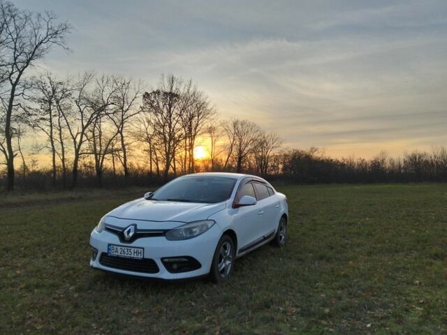 Белый Рено Флюенс, объемом двигателя 1.6 л и пробегом 290 тыс. км за 6200 $, фото 1 на Automoto.ua