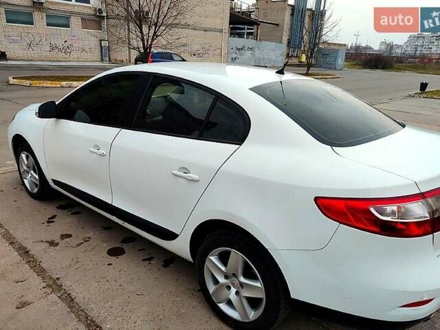 Білий Рено Флюенс, об'ємом двигуна 1.5 л та пробігом 200 тис. км за 7999 $, фото 1 на Automoto.ua