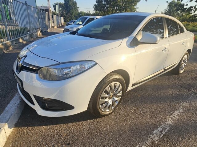 Белый Рено Флюенс, объемом двигателя 1.5 л и пробегом 155 тыс. км за 9600 $, фото 1 на Automoto.ua