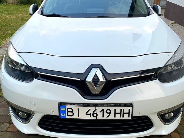 Белый Рено Флюенс, объемом двигателя 1.5 л и пробегом 150 тыс. км за 9000 $, фото 1 на Automoto.ua