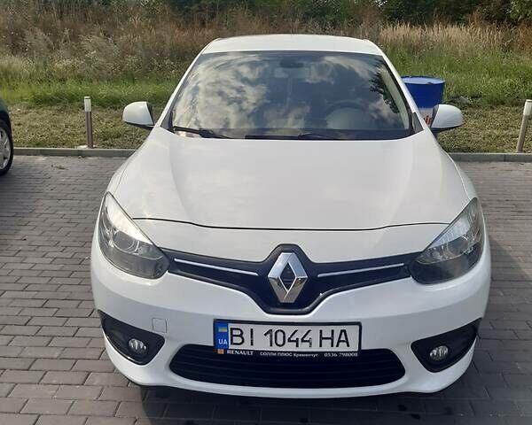 Белый Рено Флюенс, объемом двигателя 1.6 л и пробегом 176 тыс. км за 8300 $, фото 1 на Automoto.ua