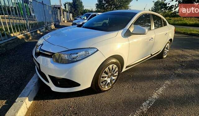 Белый Рено Флюенс, объемом двигателя 1.46 л и пробегом 156 тыс. км за 9600 $, фото 1 на Automoto.ua