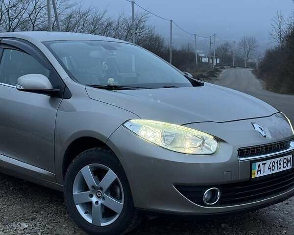 Бежевый Рено Флюенс, объемом двигателя 1.5 л и пробегом 198 тыс. км за 7500 $, фото 1 на Automoto.ua