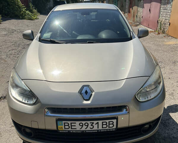 Бежевый Рено Флюенс, объемом двигателя 1.6 л и пробегом 63 тыс. км за 8100 $, фото 1 на Automoto.ua