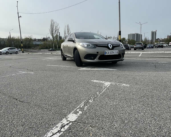 Бежевый Рено Флюенс, объемом двигателя 1.46 л и пробегом 263 тыс. км за 5500 $, фото 1 на Automoto.ua