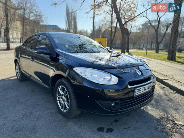 Черный Рено Флюенс, объемом двигателя 1.6 л и пробегом 135 тыс. км за 7700 $, фото 1 на Automoto.ua