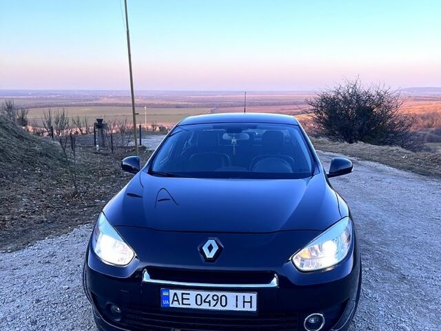 Черный Рено Флюенс, объемом двигателя 2 л и пробегом 113 тыс. км за 6200 $, фото 1 на Automoto.ua