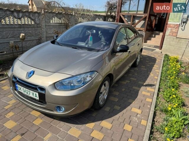 Коричневый Рено Флюенс, объемом двигателя 0 л и пробегом 81 тыс. км за 5700 $, фото 1 на Automoto.ua