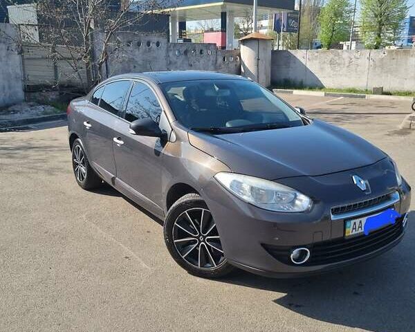 Коричневый Рено Флюенс, объемом двигателя 1.6 л и пробегом 148 тыс. км за 8000 $, фото 1 на Automoto.ua