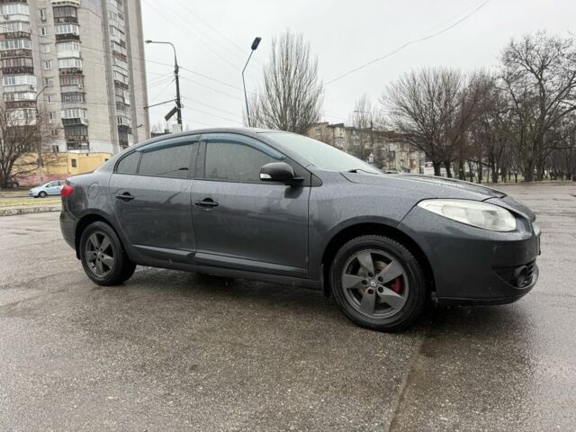 Серый Рено Флюенс, объемом двигателя 1.6 л и пробегом 190 тыс. км за 5700 $, фото 1 на Automoto.ua