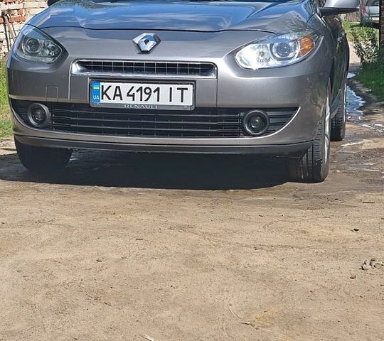Сірий Рено Флюенс, об'ємом двигуна 1.46 л та пробігом 206 тис. км за 7500 $, фото 1 на Automoto.ua
