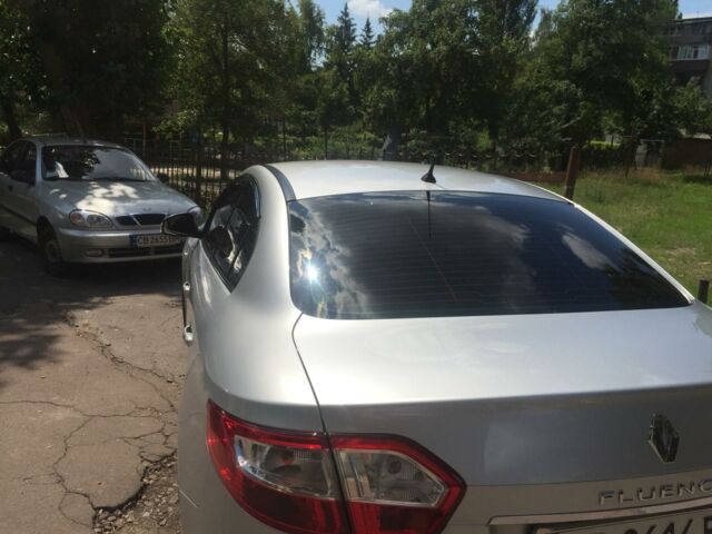 Сірий Рено Флюенс, об'ємом двигуна 2 л та пробігом 74 тис. км за 11000 $, фото 1 на Automoto.ua