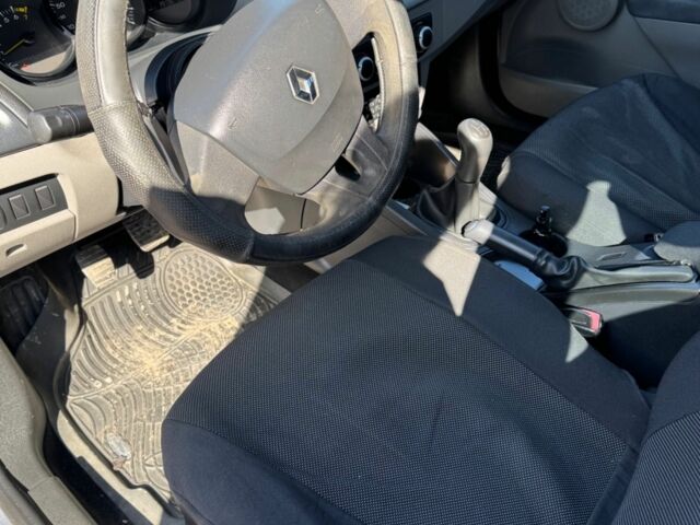 Сірий Рено Флюенс, об'ємом двигуна 1.6 л та пробігом 423 тис. км за 4300 $, фото 1 на Automoto.ua