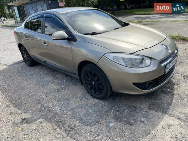 Серый Рено Флюенс, объемом двигателя 1.6 л и пробегом 280 тыс. км за 6000 $, фото 1 на Automoto.ua