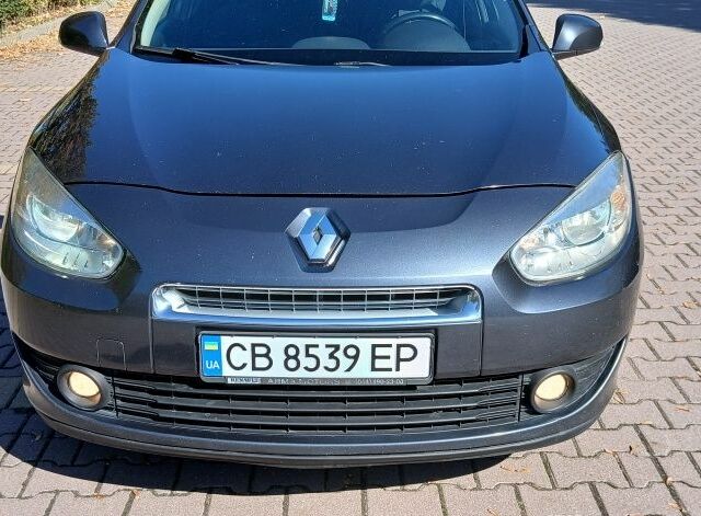 Сірий Рено Флюенс, об'ємом двигуна 1.6 л та пробігом 400 тис. км за 5650 $, фото 1 на Automoto.ua
