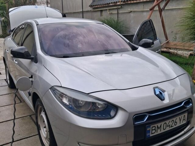 Серый Рено Флюенс, объемом двигателя 0 л и пробегом 144 тыс. км за 4500 $, фото 1 на Automoto.ua