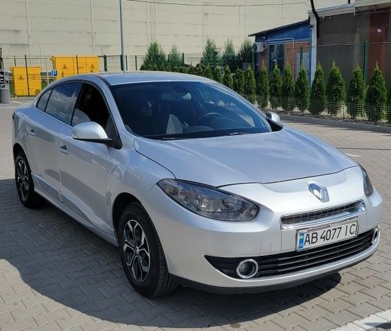 Сірий Рено Флюенс, об'ємом двигуна 1.5 л та пробігом 221 тис. км за 5547 $, фото 1 на Automoto.ua