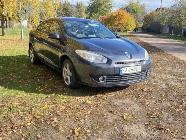 Серый Рено Флюенс, объемом двигателя 1.5 л и пробегом 300 тыс. км за 6000 $, фото 1 на Automoto.ua