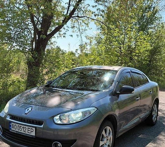 Серый Рено Флюенс, объемом двигателя 1.46 л и пробегом 220 тыс. км за 7400 $, фото 1 на Automoto.ua