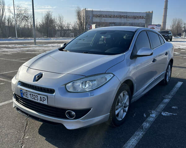 Серый Рено Флюенс, объемом двигателя 2 л и пробегом 297 тыс. км за 6900 $, фото 1 на Automoto.ua