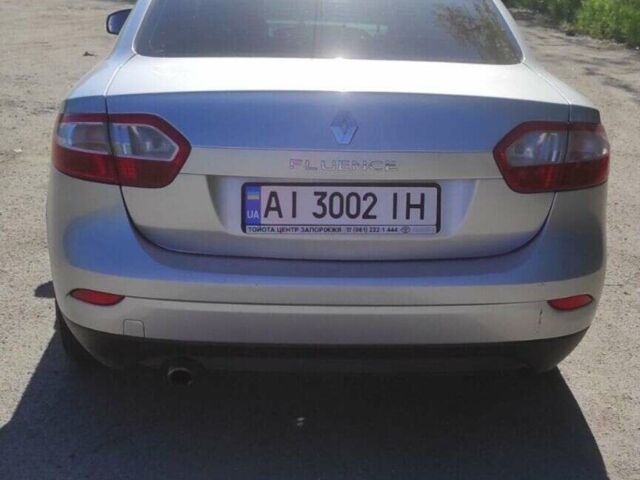 Сірий Рено Флюенс, об'ємом двигуна 1.6 л та пробігом 200 тис. км за 5300 $, фото 1 на Automoto.ua