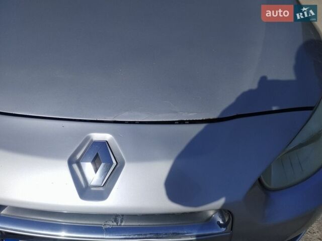 Серый Рено Флюенс, объемом двигателя 1.6 л и пробегом 228 тыс. км за 5200 $, фото 1 на Automoto.ua