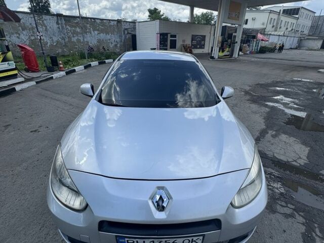 Сірий Рено Флюенс, об'ємом двигуна 1.5 л та пробігом 370 тис. км за 4900 $, фото 1 на Automoto.ua