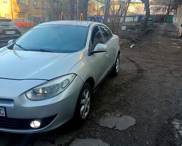 Сірий Рено Флюенс, об'ємом двигуна 1.5 л та пробігом 400 тис. км за 4600 $, фото 1 на Automoto.ua