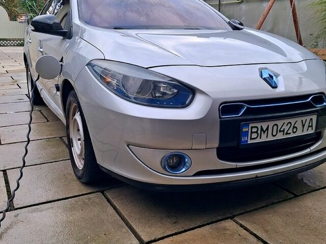 Сірий Рено Флюенс, об'ємом двигуна 0 л та пробігом 144 тис. км за 4070 $, фото 1 на Automoto.ua